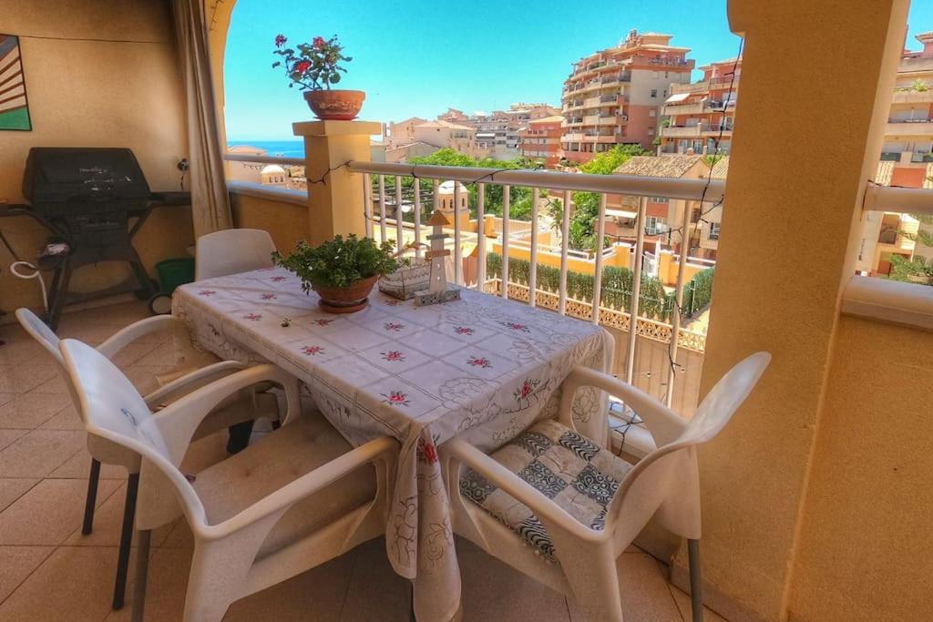 Room With Sea And Mountain Views Habitacion En Piso Compartido Para 1 O 2 Personas Benalmádena Εξωτερικό φωτογραφία