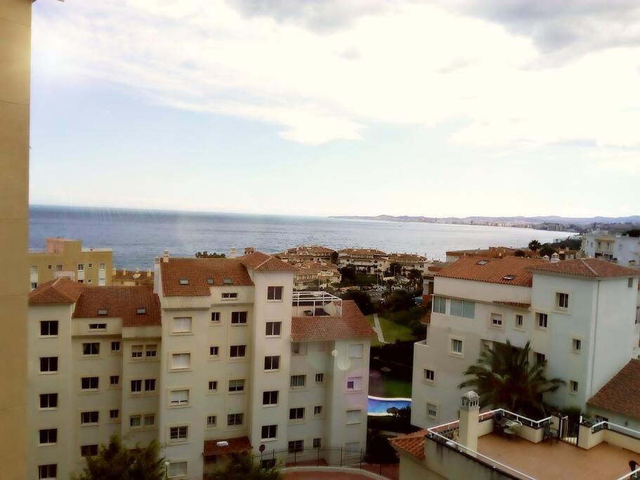 Room With Sea And Mountain Views Habitacion En Piso Compartido Para 1 O 2 Personas Benalmádena Εξωτερικό φωτογραφία